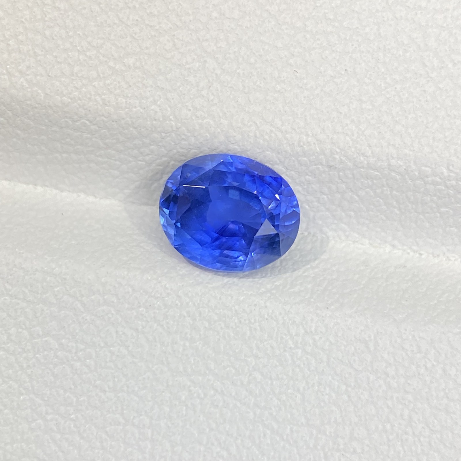 2.14-carat Cornflower Blue Sapphire Round Stone Image 5