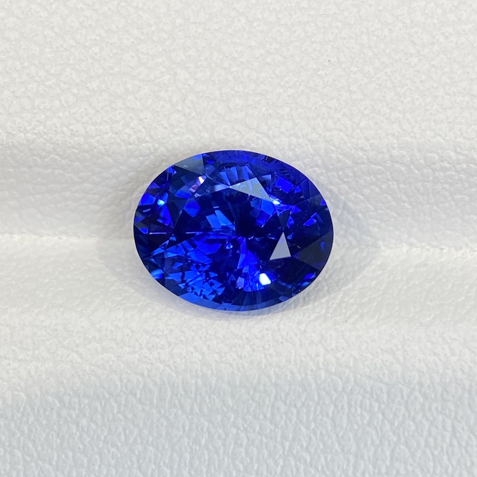 3.42-carat Royal Blue Sapphire · Round Stone Image 5