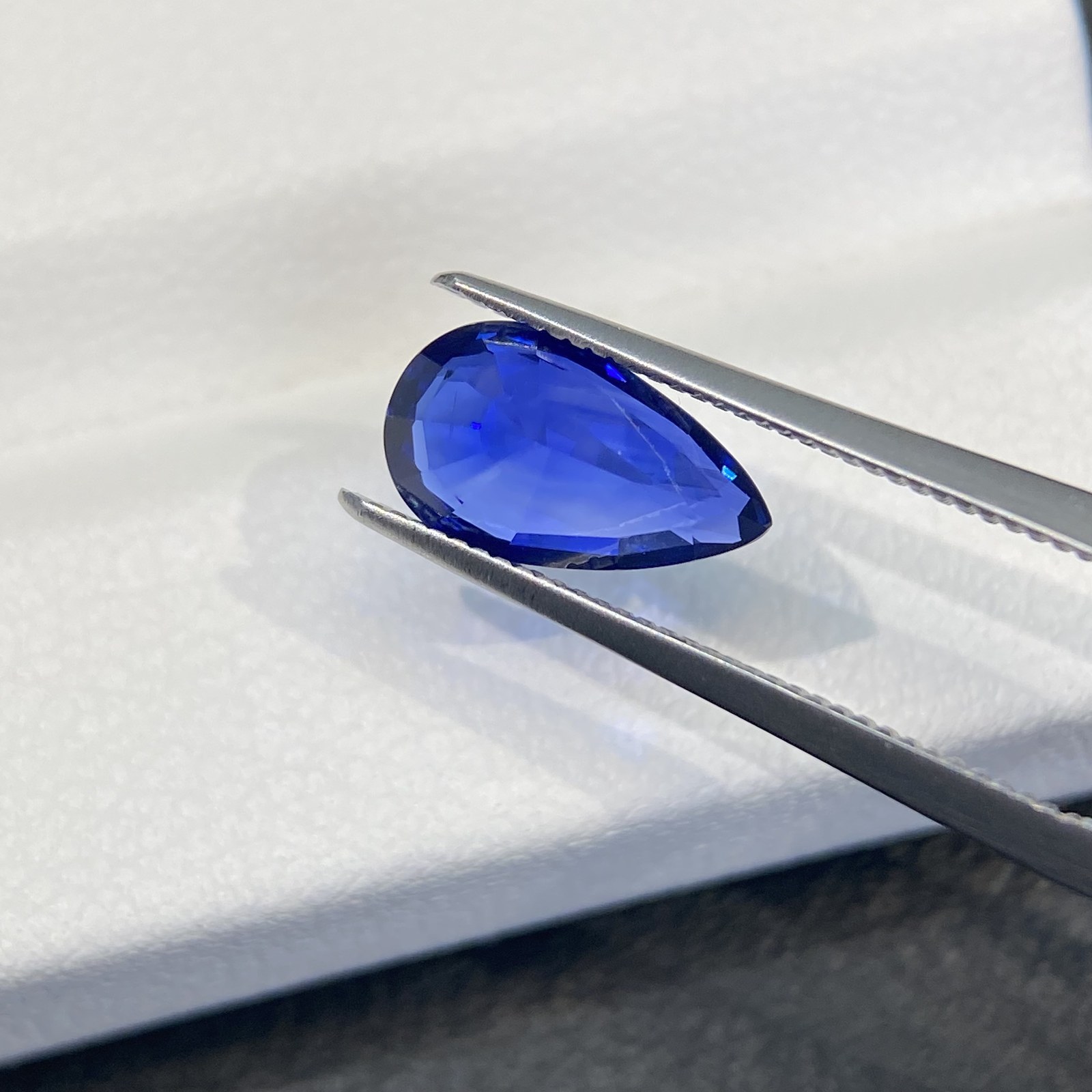 1.97-carat Royal Blue Sapphire · Marquise Stone Image 3