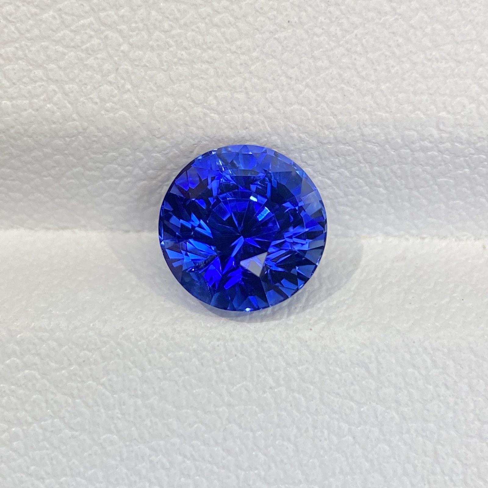2.18-carat Royal Blue Sapphire, round cut, GUILD certified