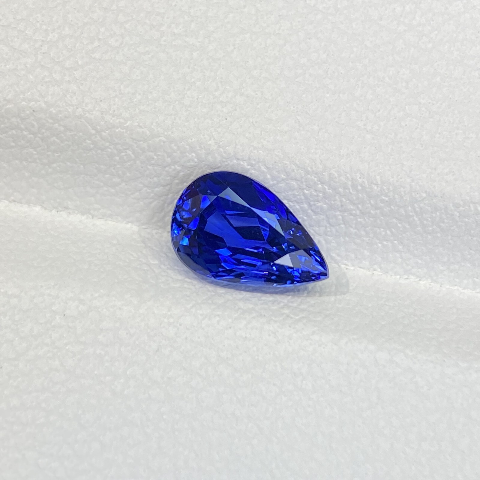 1.73-carat Royal Blue Sapphire · Teardrop Stone Image 2