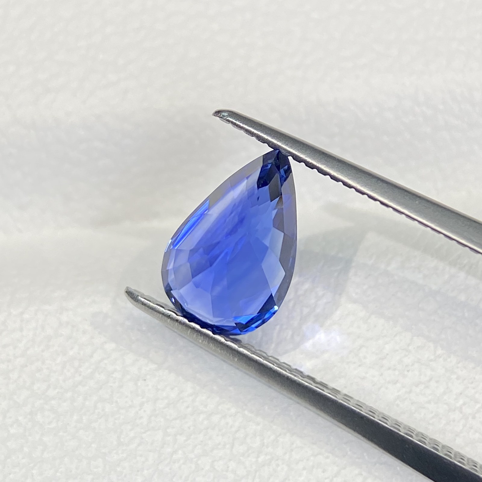 1.73-carat Royal Blue Sapphire · Teardrop Stone Image 3