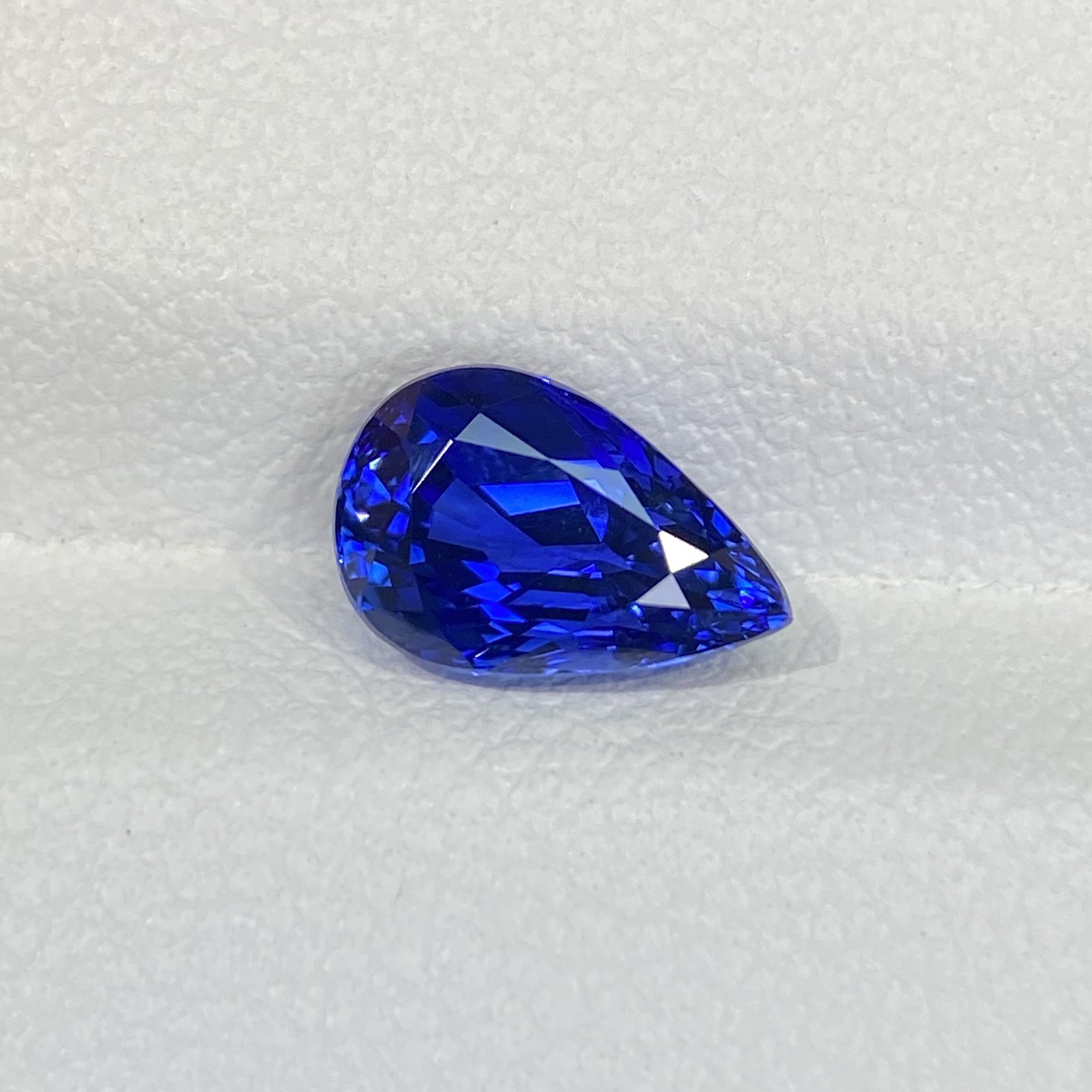 1.73-carat Royal Blue Sapphire · Teardrop Stone Image 5