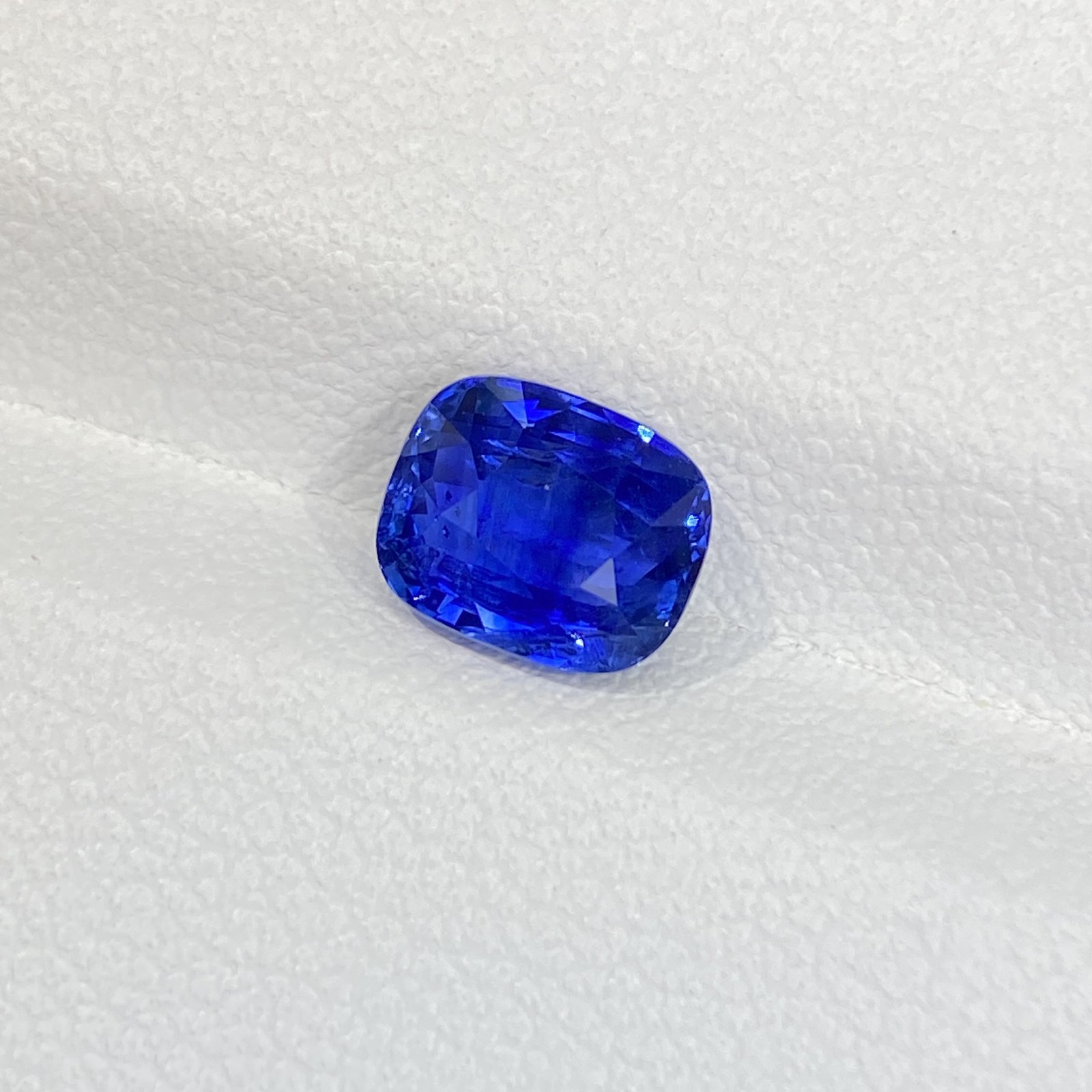 1.78-carat Cornflower Blue Sapphire · Cushion Stone Image 2