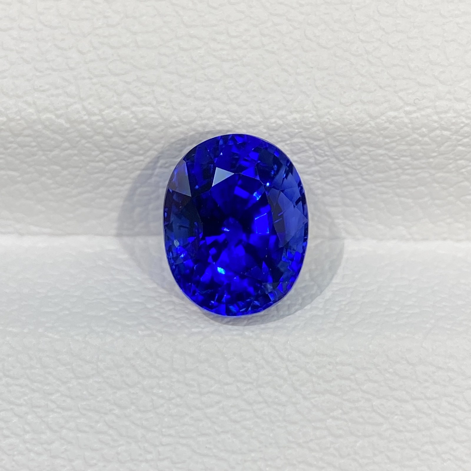 2.14-carat Royal Blue Sapphire Round Stone Image 2
