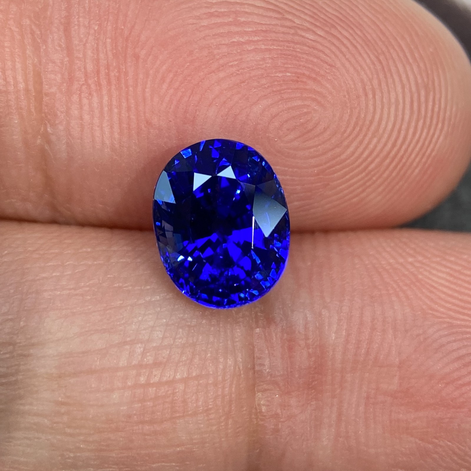 2.14-carat Royal Blue Sapphire Round Stone Image 5
