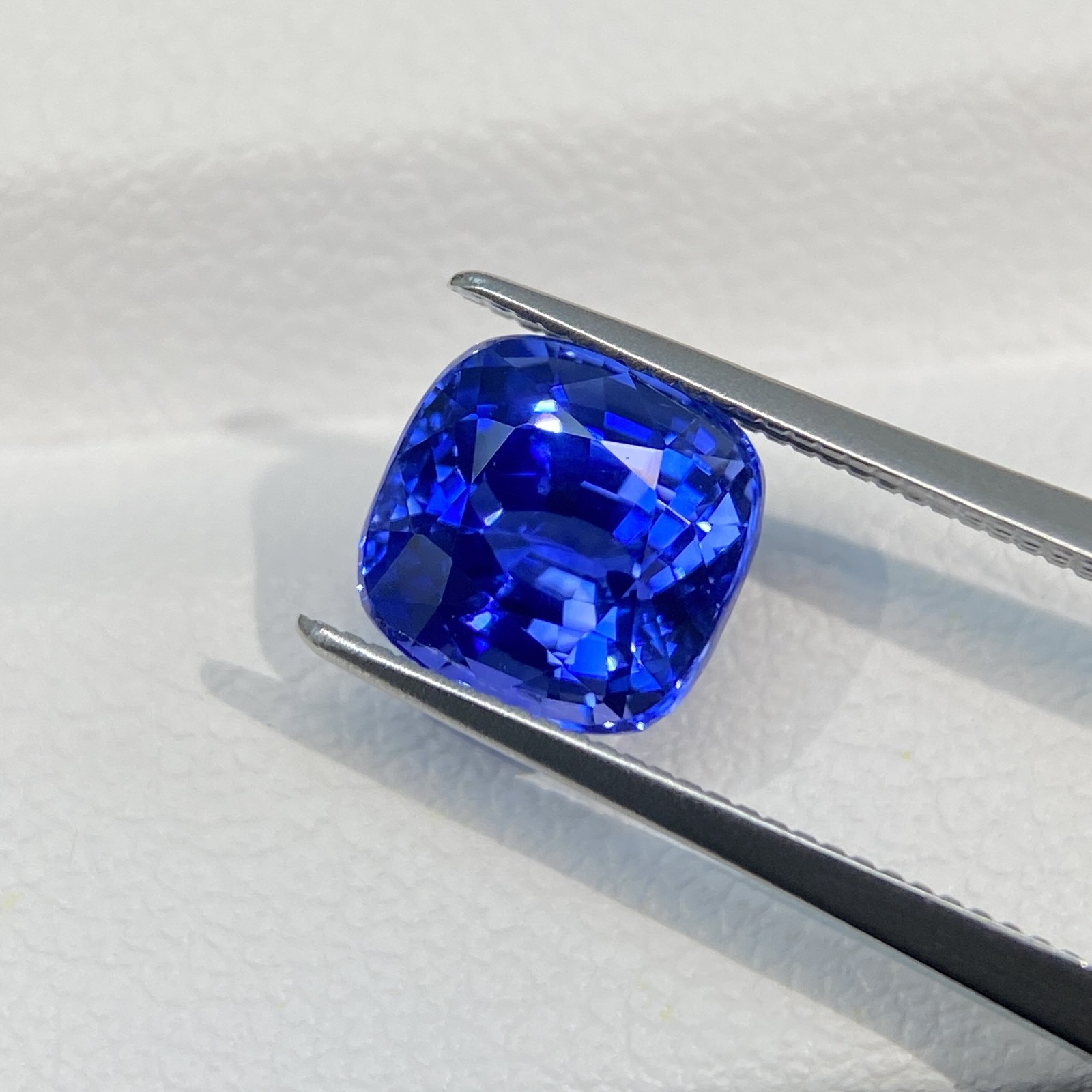 3.25ct Amethyst Sapphire Cushion Cut Stone Image 3