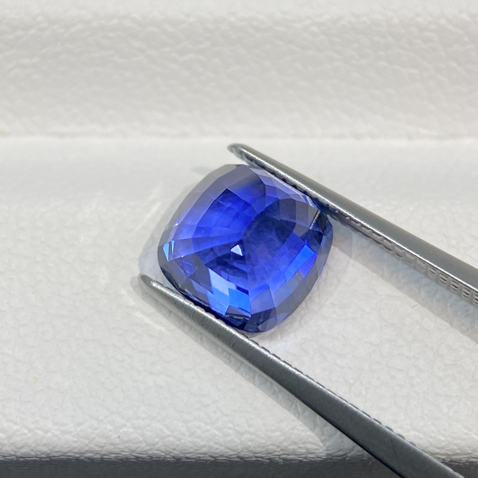 3.25ct Amethyst Sapphire Cushion Cut Stone Image 4