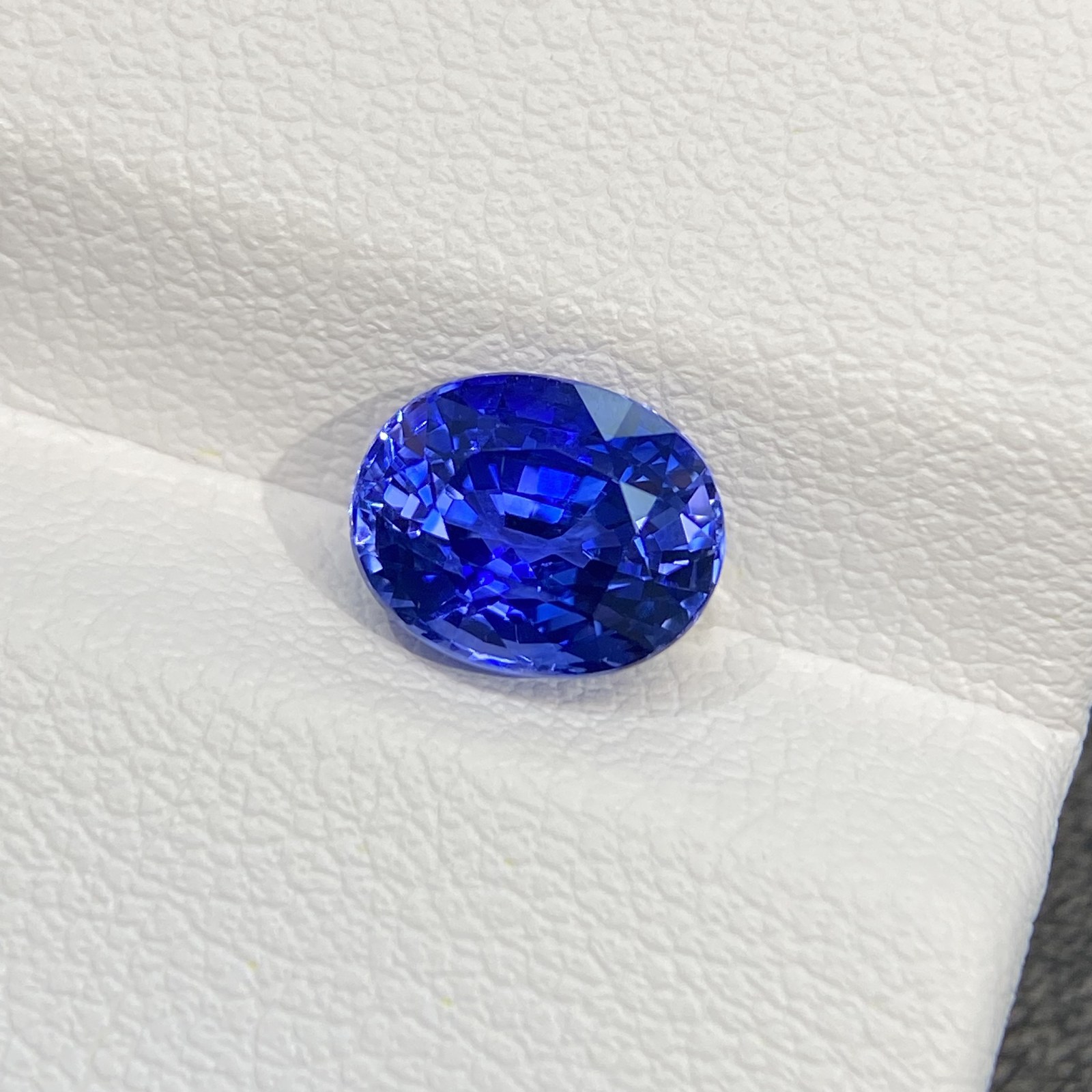 2.18ct Amethyst Sapphire Round Stone Image 3