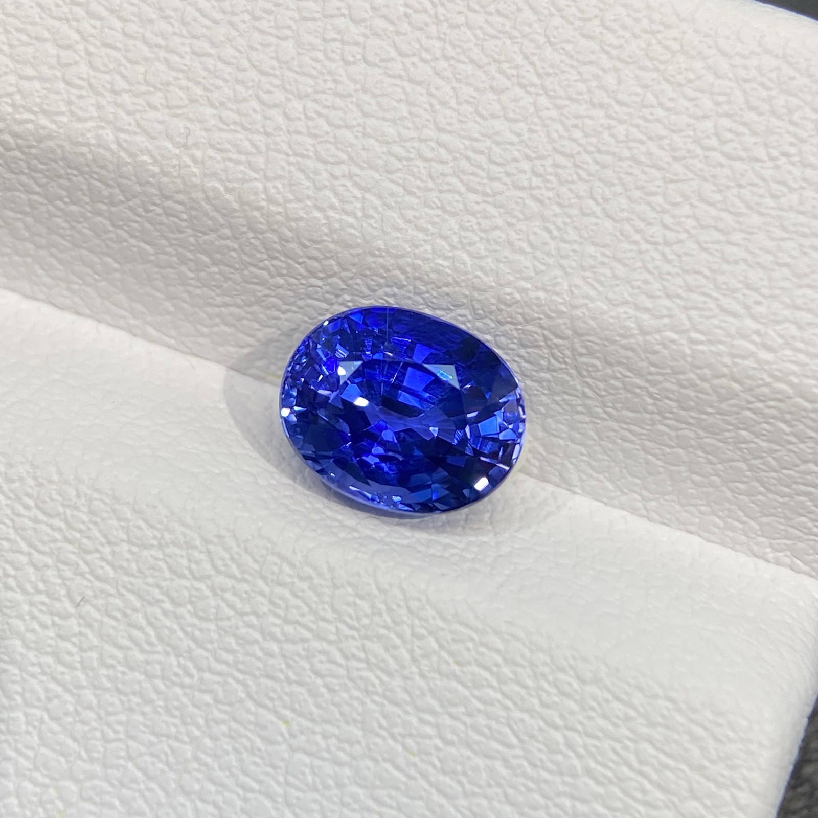 2.18ct Amethyst Sapphire Round Stone Image 5