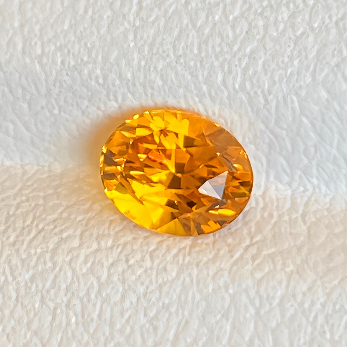 1.05ct 黄蓝宝