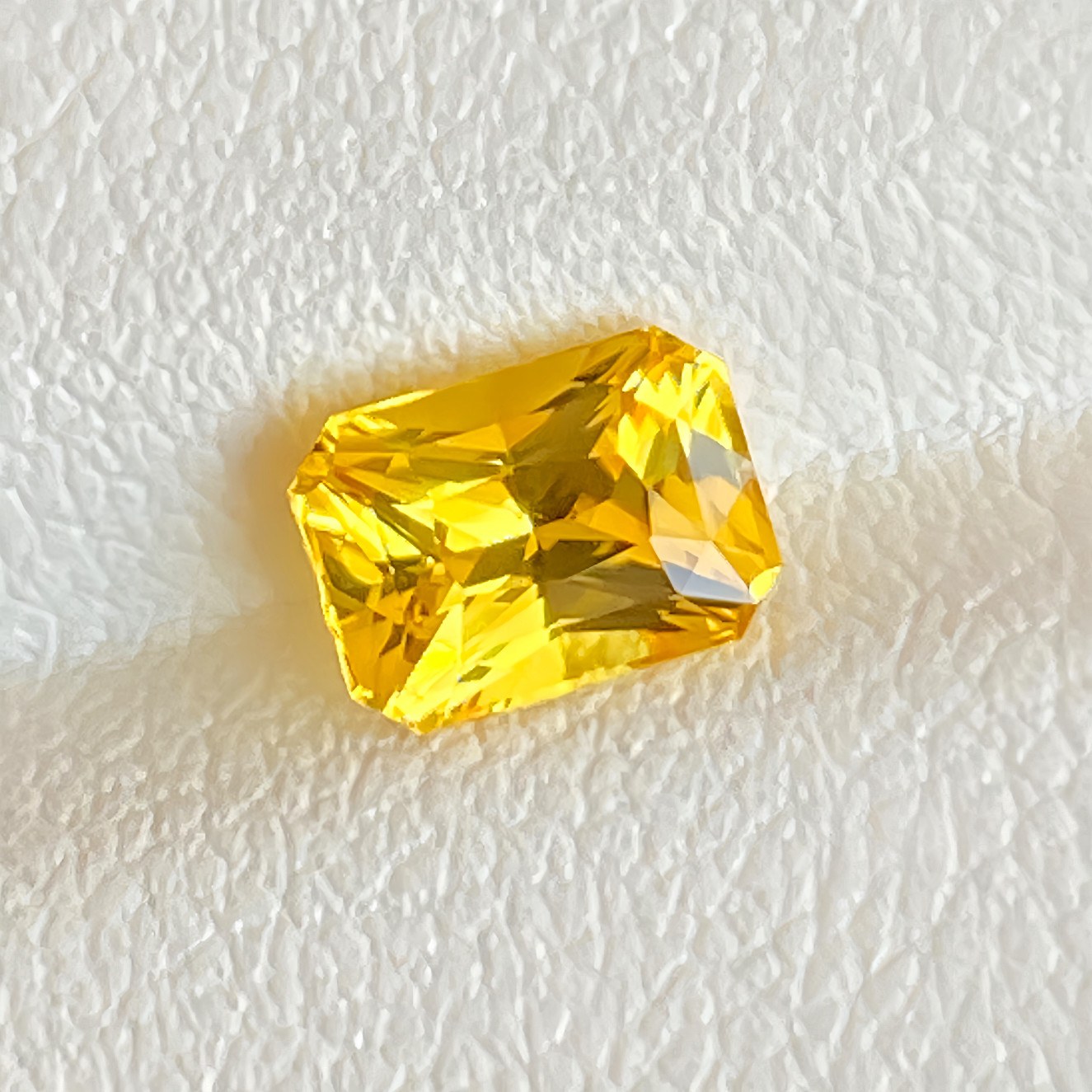 1.22ct 黄蓝宝