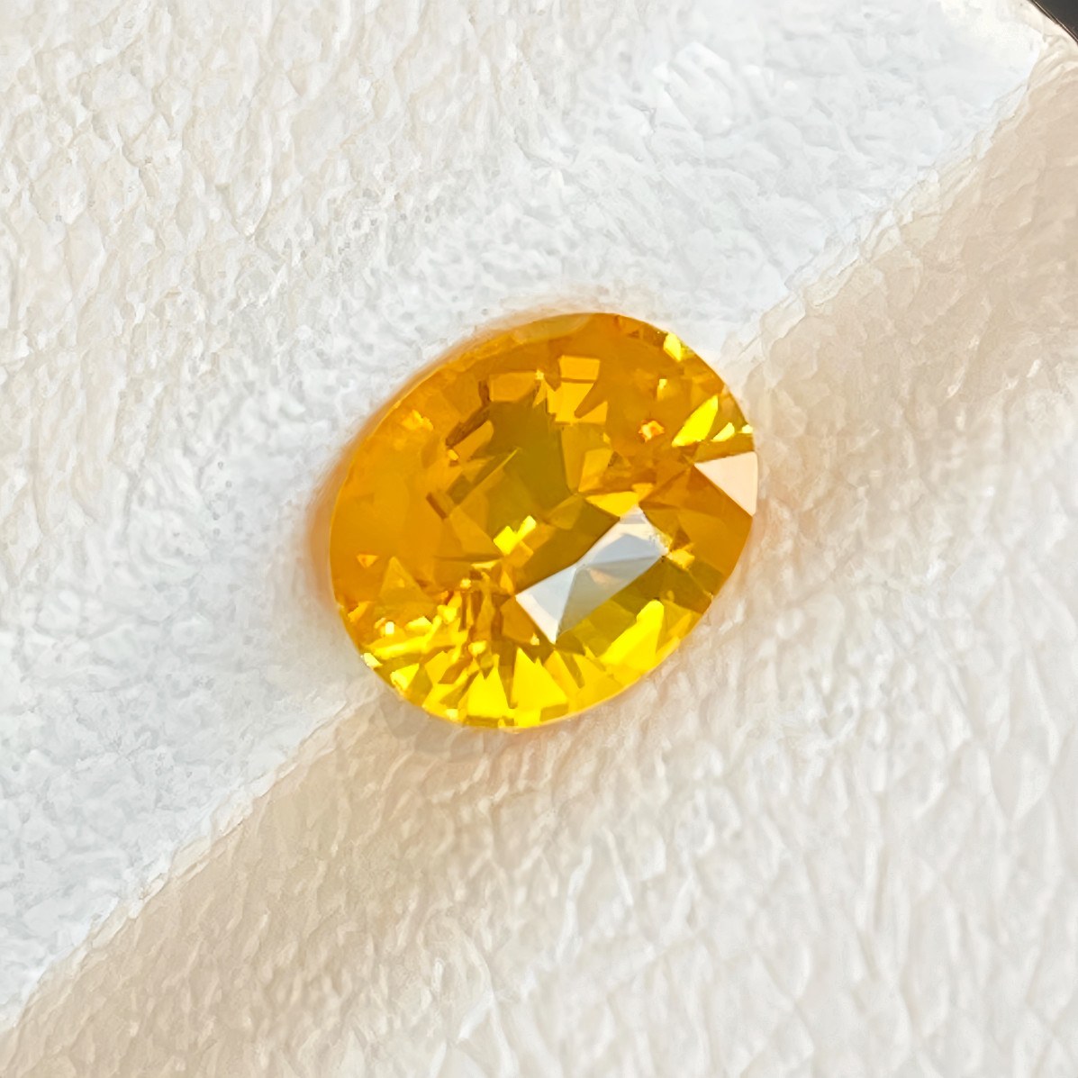 1.04ct 黄蓝宝