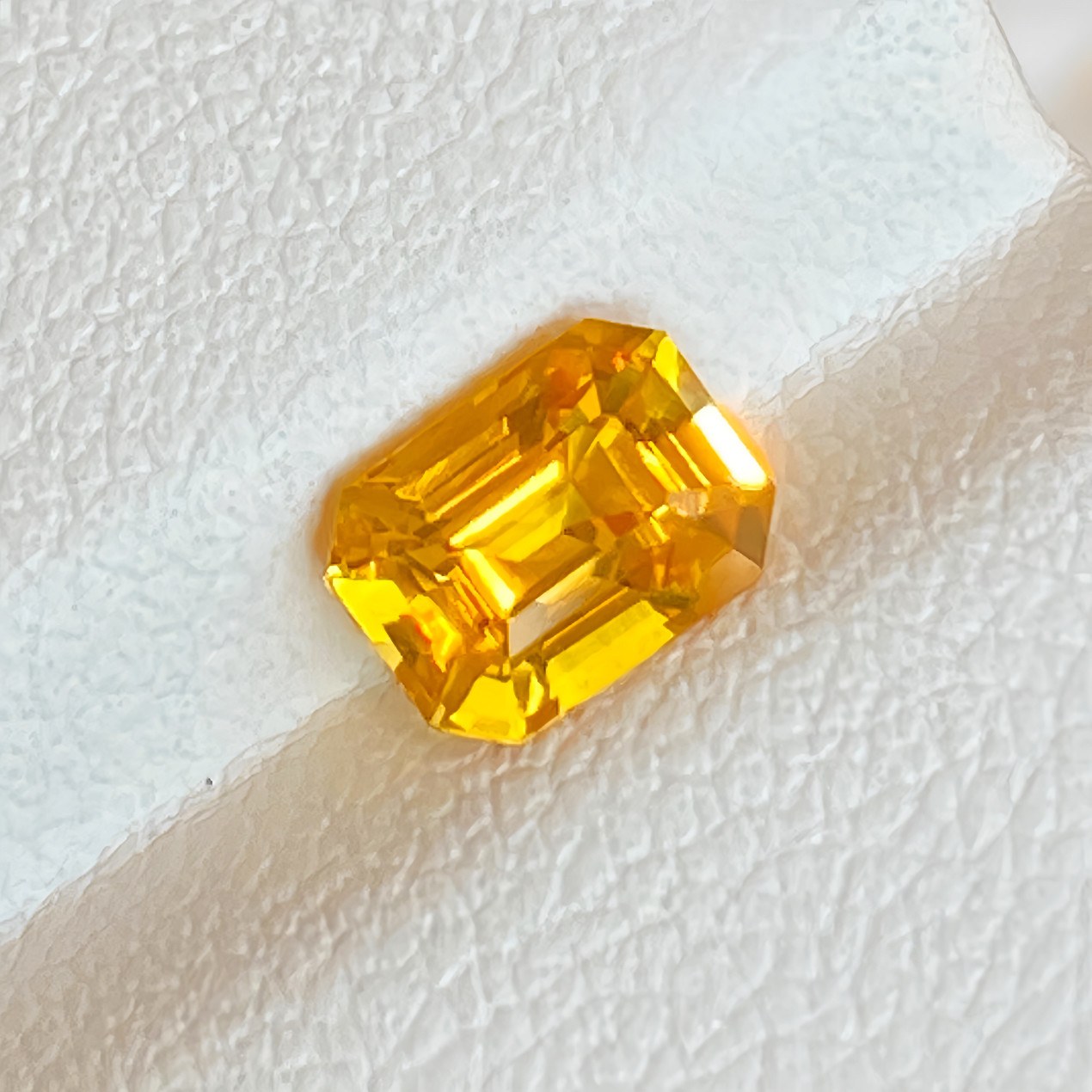 1.17ct 黄蓝宝
