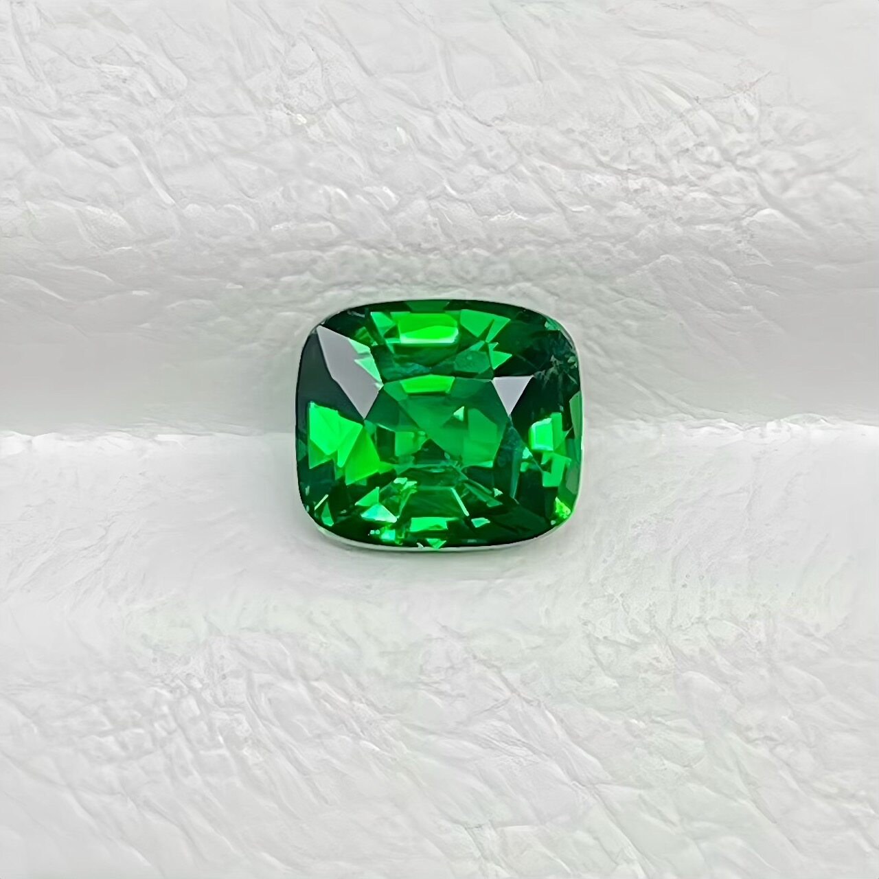 0.99 Carat Cazzani Green Tsavorite · Cushion Stone Image 2