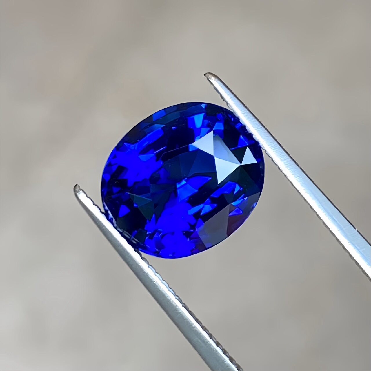 4.12-carat Royal Blue Sapphire loose stone, round cut, GRS certified