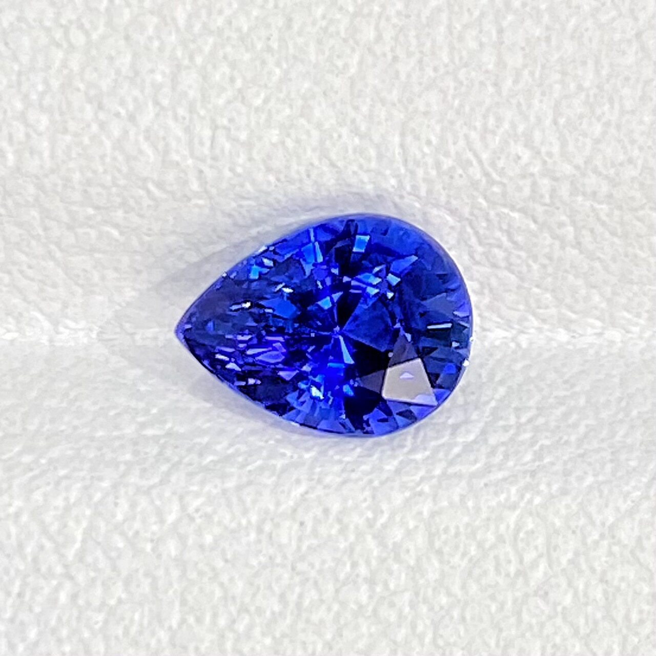 1.27-carat Royal Blue Sapphire · Teardrop Shape Stone Image 2