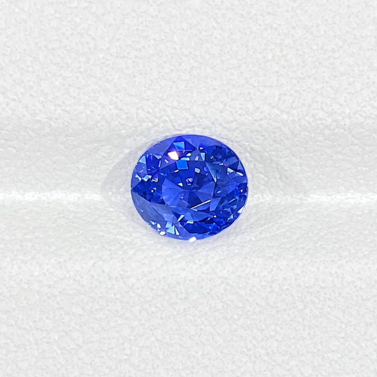 1.62 ct Natural Cornflower Sapphire, Round Cut, Eye-Clean Clarity