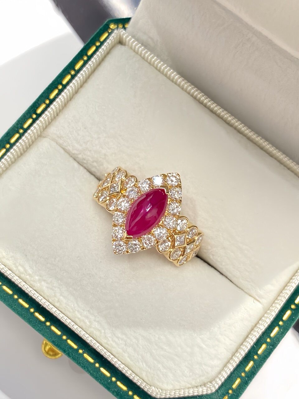 Ruby Cabochon Ring · 2/5
