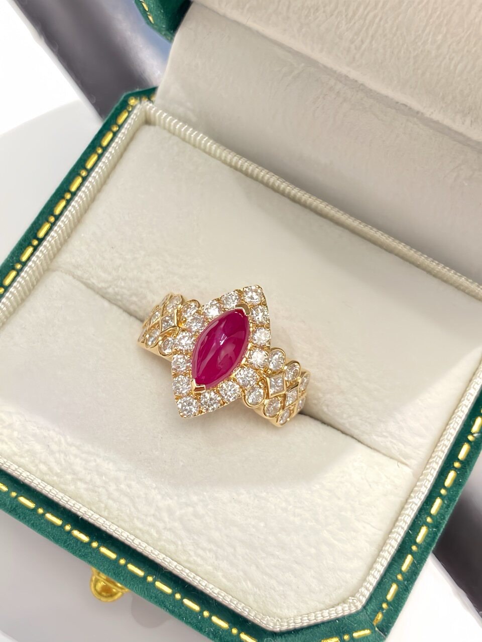 Ruby Cabochon Ring · 4/5