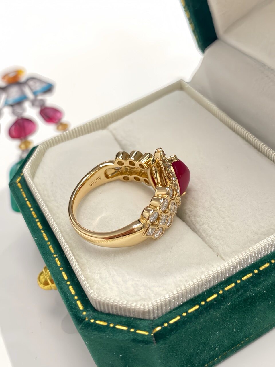 Ruby Cabochon Ring · 5/5